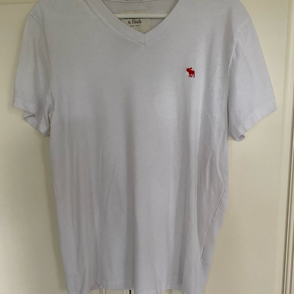 a&f vneck tee